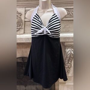 NWT Cocoship Black & White Striped Retro 60’s Swimdress Swimsuit Size 16